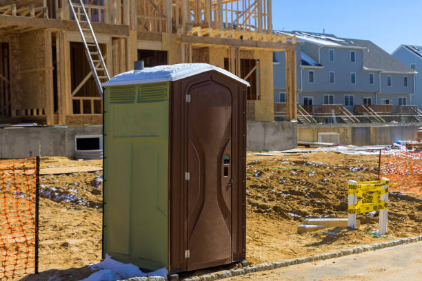 Portable Toilet Options We Offer in Lewistown, IL
